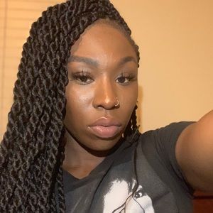 Meet your Posher, Nwaka